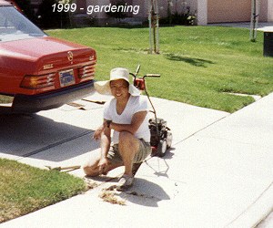 romy_gardening.jpg (26183 bytes)